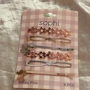 🌸NWT Amazing Lot of 6 Assorted Hair Clips Make The Perfect Gift 🎁